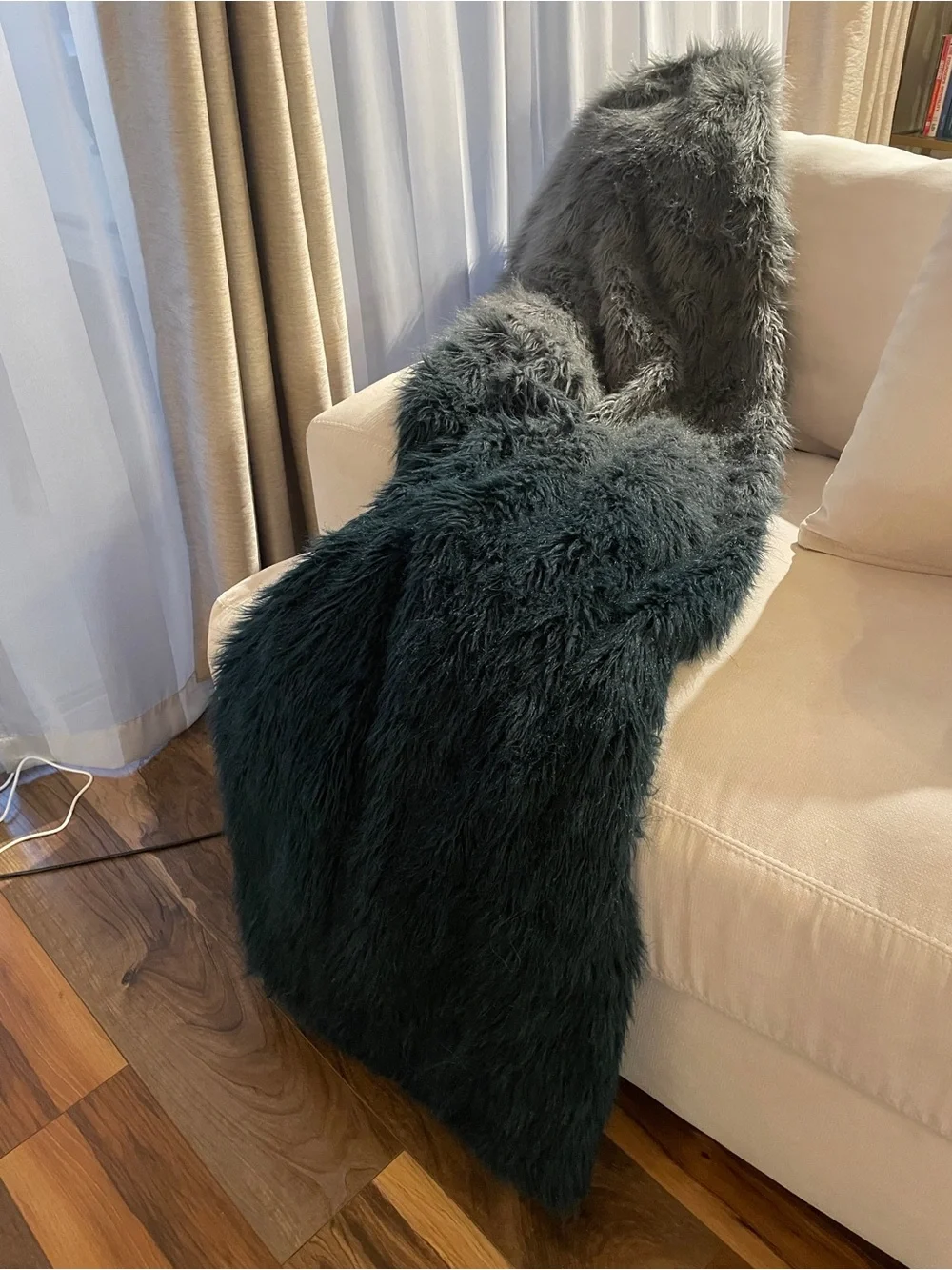 Z Gallerie Ombré Faux Fur Throw | Alpine Fur and Suede backing | Teal and Gre